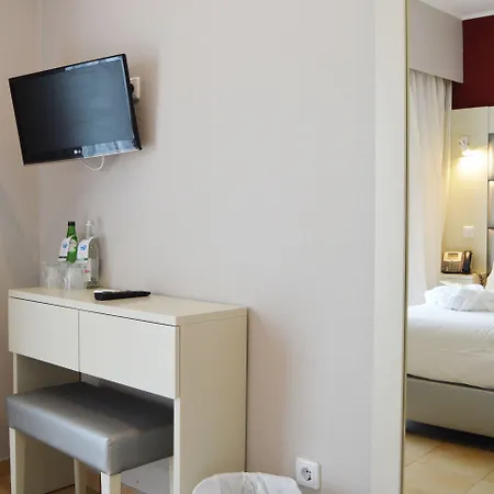 Hotel Santa Eulalia Bay 3*