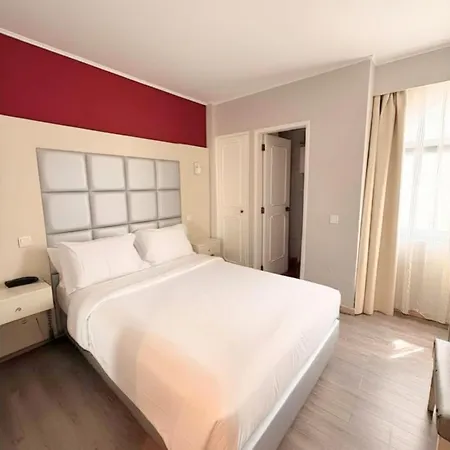 Santa Eulália Bay Hotel 3*