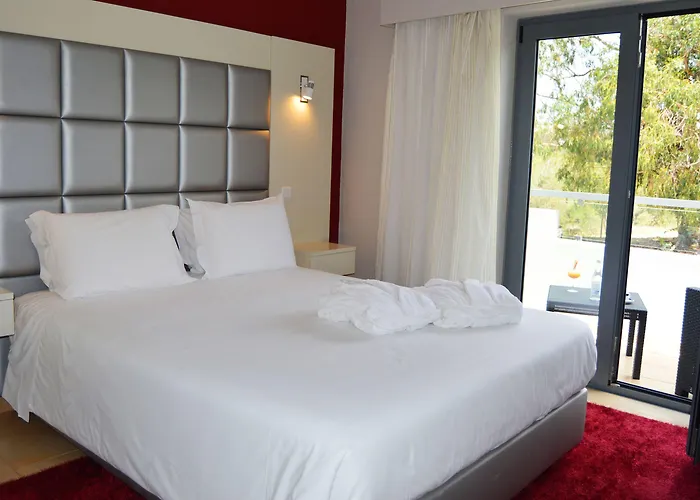 Hotel Santa Eulalia Bay 3*