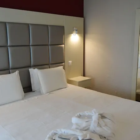 מלון Hotel Santa Eulalia Bay אלבופיירה