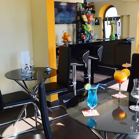 מלון Hotel Santa Eulalia Bay אלבופיירה